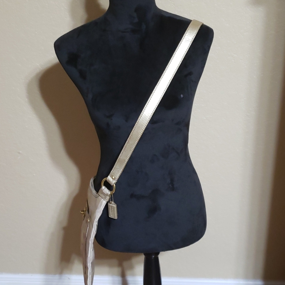 Coach Crossbody - Picture 3 of 7
